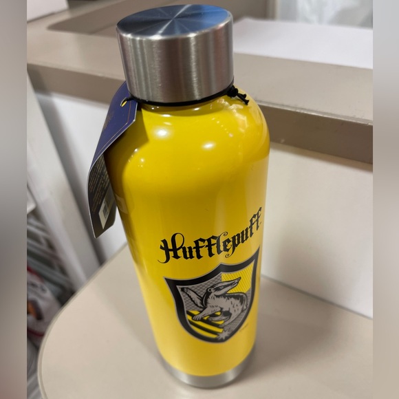 Harry Potter Hufflepuff 💛 Insulated Water Bottle Williams Sonoma  NWT - Picture 1 of 6